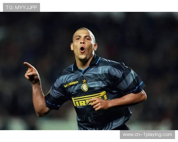 足球历史上的十位传奇球星排名解析及他们的伟大贡献